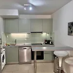 Elegant Old Port Apartment